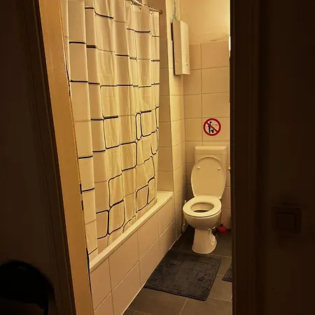 A Cosy, Super Quiet In Wedding Campeggio Berlino