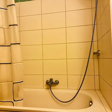 A Cosy, Super Quiet In Wedding Camping *