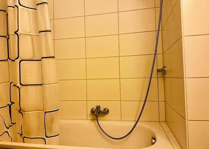 A Cosy, Super Quiet In Wedding Campsite *